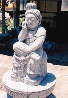 石像荒彫り　2004年12月
